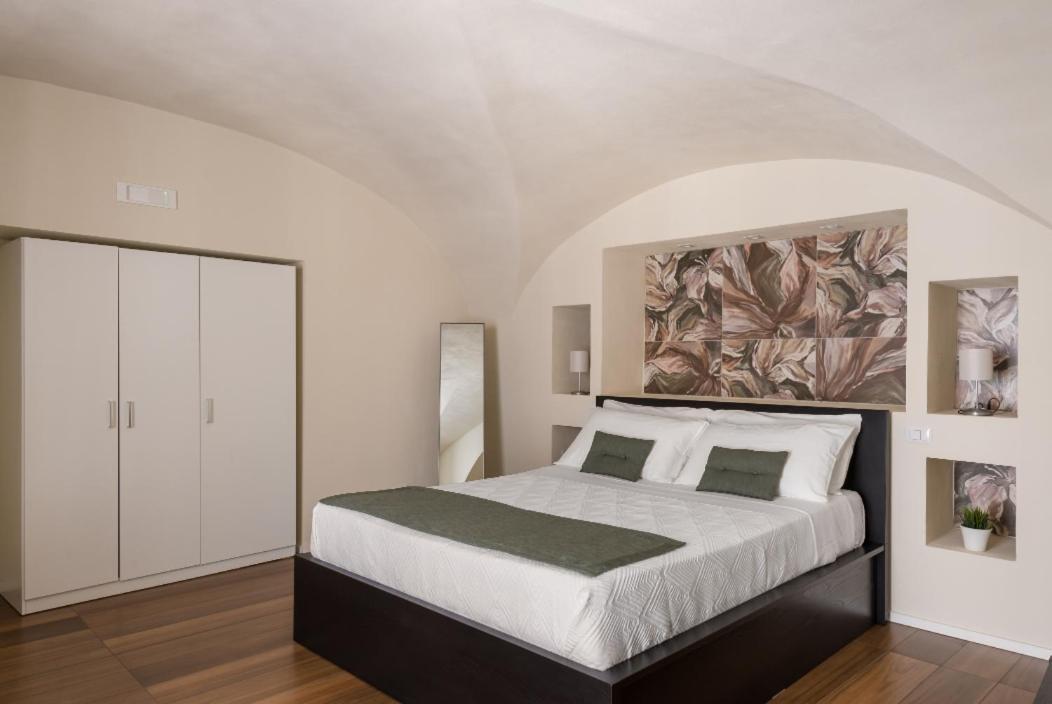 Apartamento Le Pennellate Short Lets CTA Exterior foto