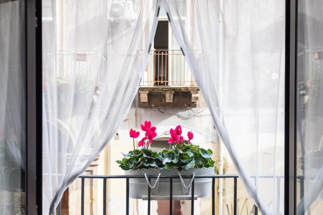 Apartamento Le Pennellate Short Lets CTA Exterior foto
