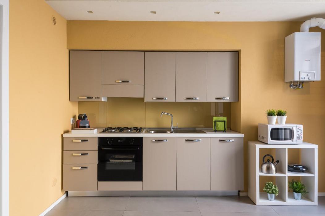 Apartamento Le Pennellate Short Lets CTA Exterior foto